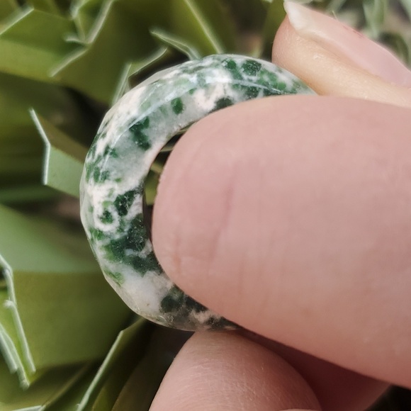 New Faceted Natural Moss Agate Ring. - Picture 15 of 16